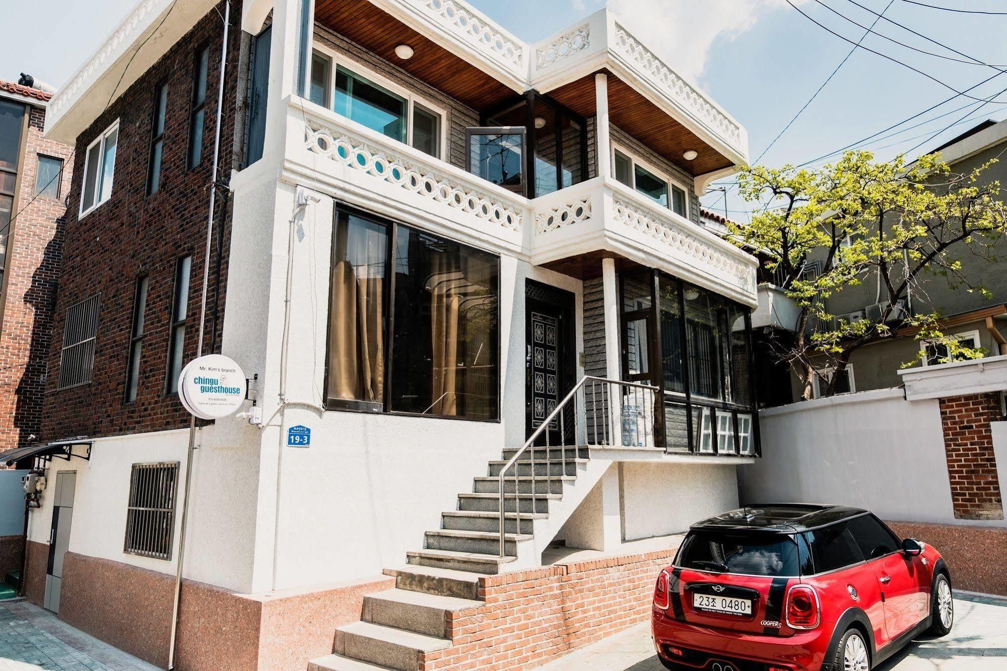 Chingu Guesthouse Hongdae Seoul Exterior photo