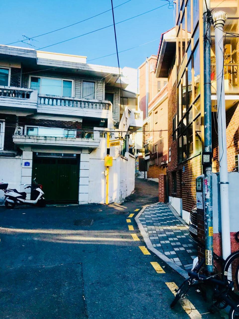 Chingu Guesthouse Hongdae Seoul Exterior photo